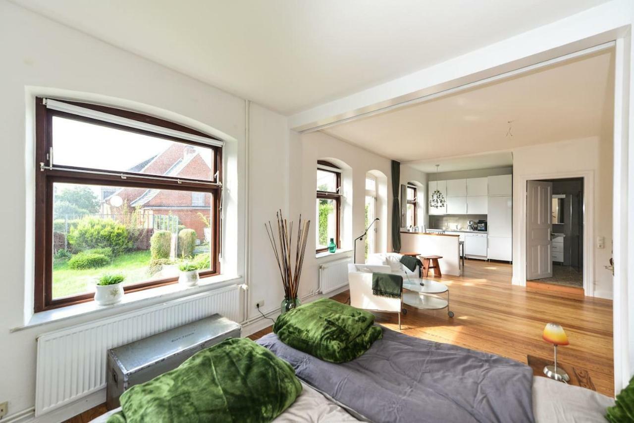 Kanalvilla - Urlaub Am Nord-Ostseekanal - Zwei Ferienwohnungen Im Angebot- Eine Im Dachgeschoss Und Eine Wohnung Mit Garten Sehestedt  Kültér fotó