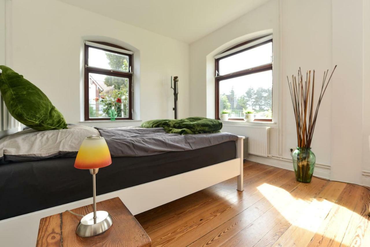 Kanalvilla - Urlaub Am Nord-Ostseekanal - Zwei Ferienwohnungen Im Angebot- Eine Im Dachgeschoss Und Eine Wohnung Mit Garten Sehestedt  Kültér fotó