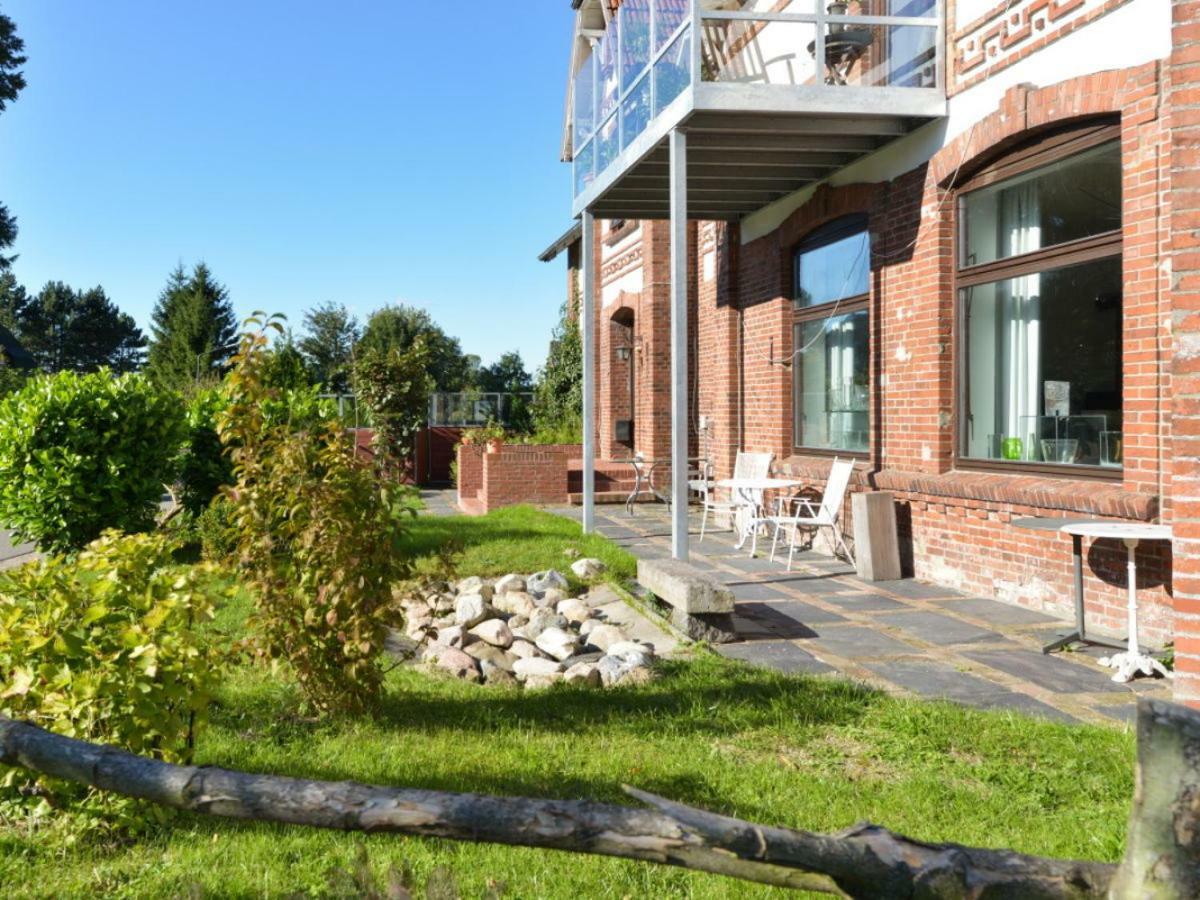Kanalvilla - Urlaub Am Nord-Ostseekanal - Zwei Ferienwohnungen Im Angebot- Eine Im Dachgeschoss Und Eine Wohnung Mit Garten Sehestedt  Kültér fotó
