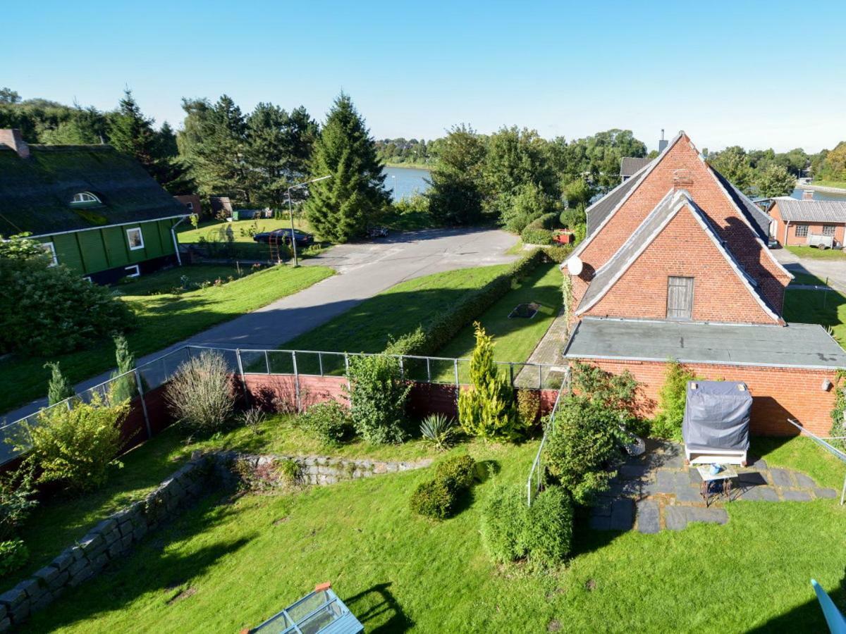 Kanalvilla - Urlaub Am Nord-Ostseekanal - Zwei Ferienwohnungen Im Angebot- Eine Im Dachgeschoss Und Eine Wohnung Mit Garten Sehestedt  Kültér fotó